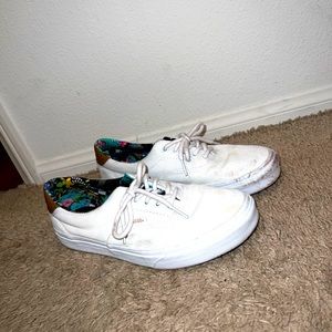 Men’s Authentic Vans White Size 10